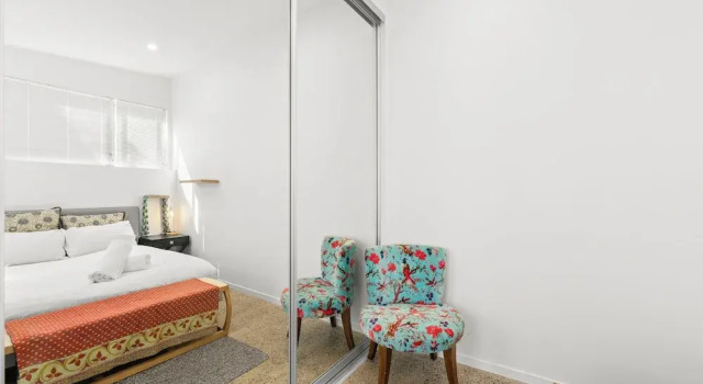 2 Bedroom House - Hobart CBD, Забронировать Дом для отпуска Коттеджи Хобарт, рядом с Англиканская церковь Св. Георга, Коттедж