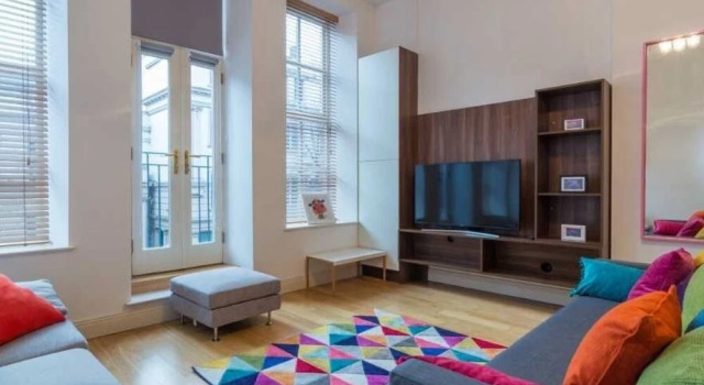 1 Fitzrovia, Забронировать Отель Отели Белфаста с парковкой, рядом с Stephen Shaw Art Gallery, Парковка