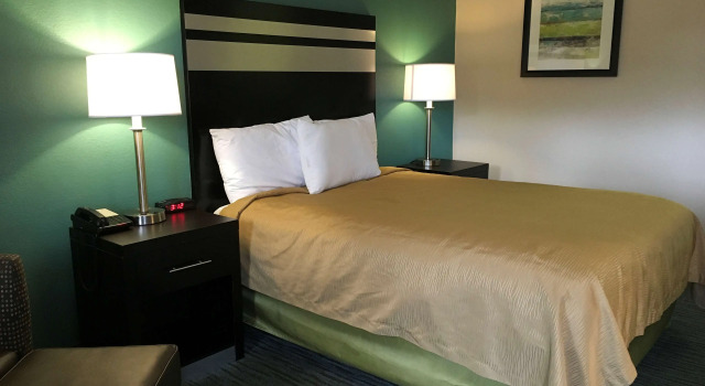 Двухместный номер Standard GuestHouse Inn Dothan