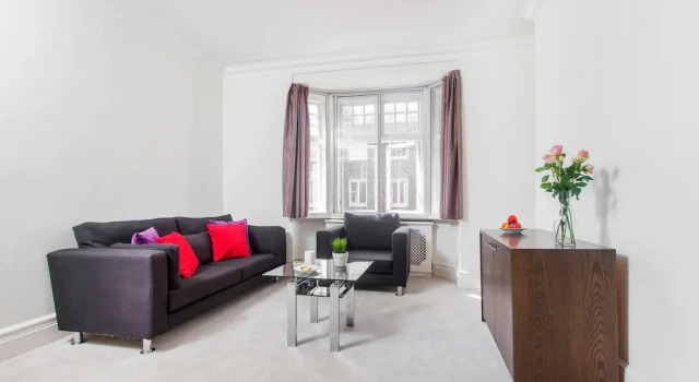 Lovely 2BR Flat near Oxford Street, Забронировать Отель Отели Англии 3 звезды, 3*