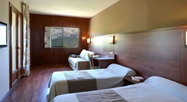 Castel Vergio, Varaa Hotelli  