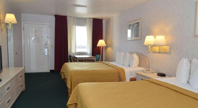 Четырёхместный номер Standard Econo Lodge San Antonio South