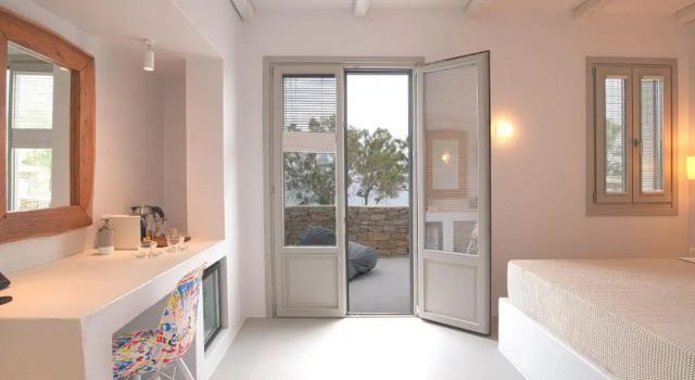 Полулюкс Paros Comfy Suites