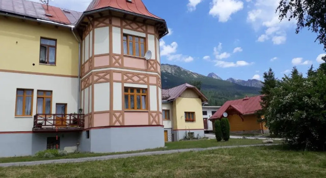 Pavilón D, Rezervovat Hotel Hotely v Prešovský kraj s parkováním, Parkování