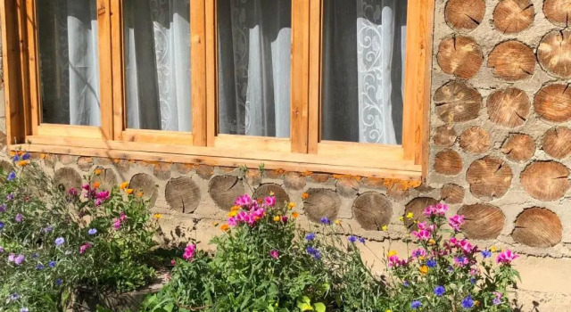 Guest House ALUDA, Rezervovat Penzión Hotely v Akhmeta s parkováním, Parkování