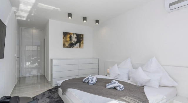 Amazing Holiday Home In Novigrad With Bubble Bath