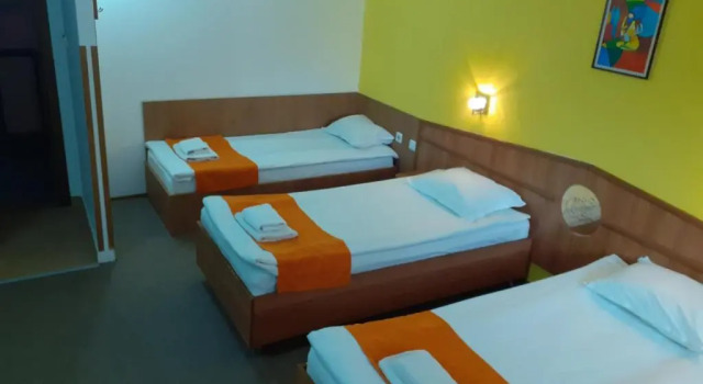 Standard Triple room Hotel Les