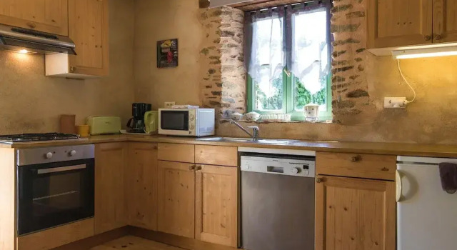 Коттедж Classic с 2 комнатами Romantic stay in a medieval castle with pool and restaurant among others
