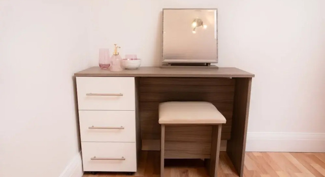 Rest & Recharge Regents CT 2bed Sleeps 7