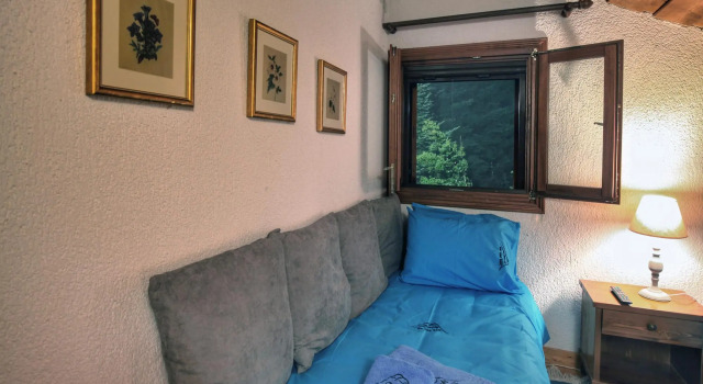 Dandy On The Hill Agoriani | Chalet Artemis |Up to 6 people, Book Chalet Delphi Central Greece