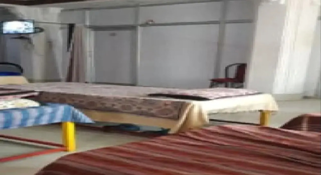 Кровать в общем номере Goroomgo R. K. Dormitory Lucknow