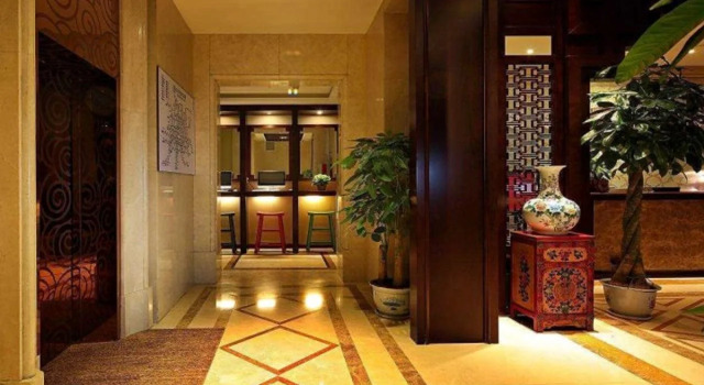 Huiteng Business Hotel, Rezerwuj Hotel Sanlitun Pekin