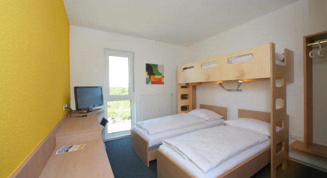 Tour-Motel, Book Motel  