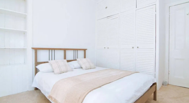 Spacious Flat With Fantastic Views, Забронировать Отель Эдинбург Midlothian, рядом с Холирудское абатство