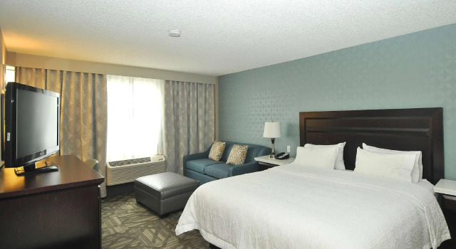 Двухместный номер Standard Hampton Inn & Suites by Hilton Calgary-Airport