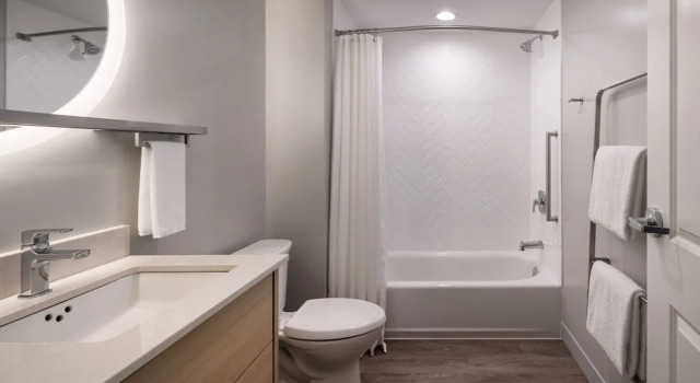 Люкс TownePlace Suites by Marriott West Kelowna