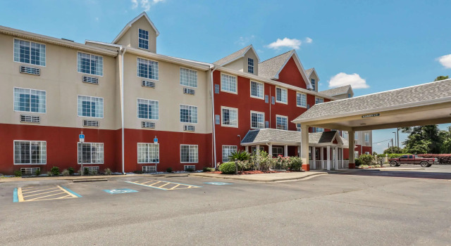 Econo Lodge Inn & Suites Marianna South, Забронировать Отель Марианна Панхэндл Флорида