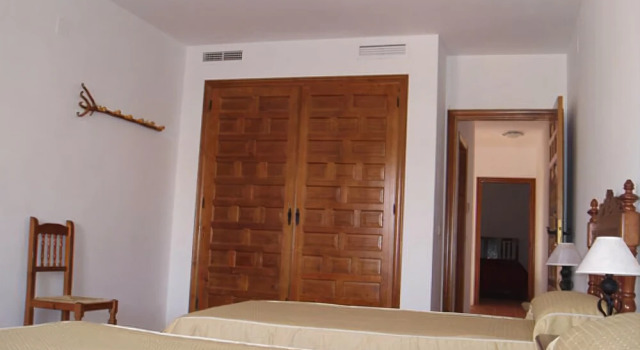 Casa Rural Encarna, Забронировать Отель Отели Алькала-дель-Хукар с парковкой, рядом с Церковь Св. Андреса, Парковка