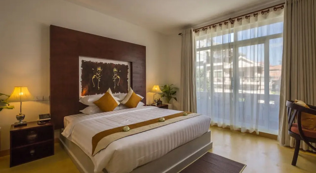 Номер Deluxe с балконом и с красивым видом из окна VMANSION Boutique Hotel