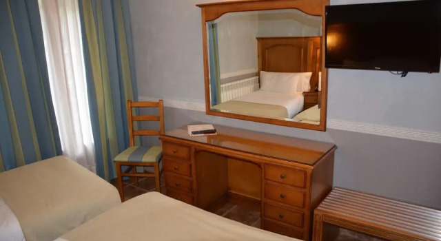 Трёхместный номер Standard Hostal La Font