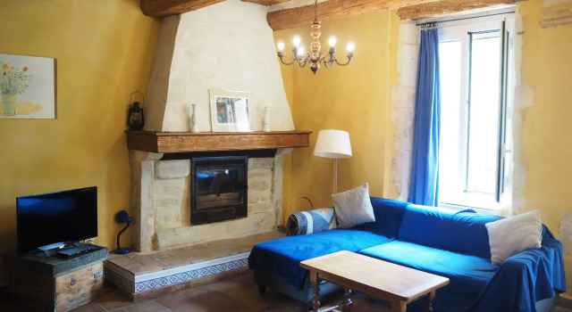 Cozy Noves Home With Pool Access, Rezerwuj Dom wakacyjny Noves Carros