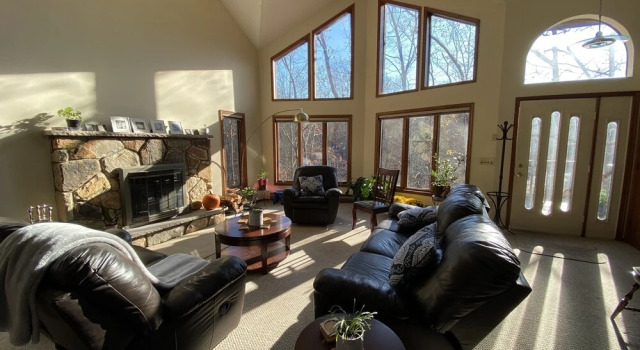 Big House On The Hill, Book Hotel Stroudsburg Alpine Mountain