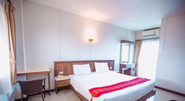 Двухместный номер Standard с балконом Bander Hotel