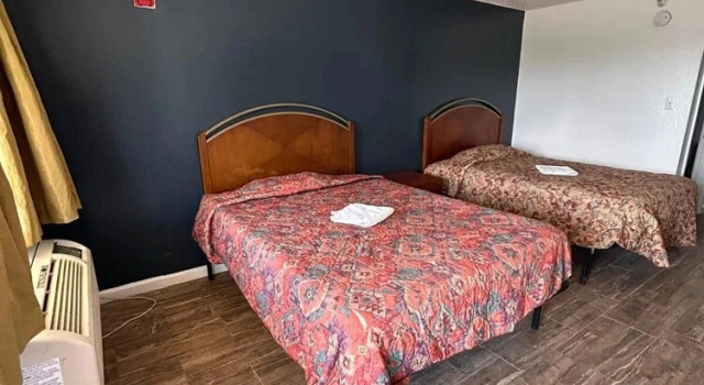 Четырёхместный номер Standard Garland Inn & Suites near Dallas TX