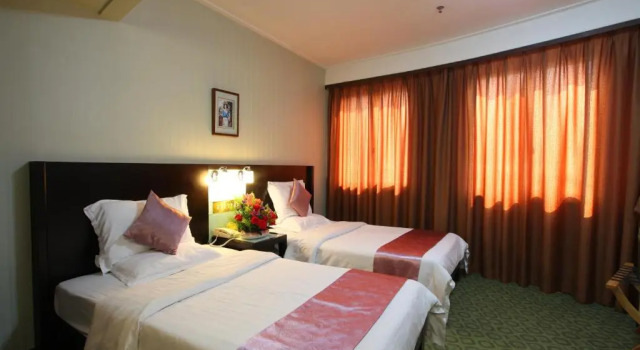 Двухместный номер Deluxe с видом на реку Xin Hua Hotel Guangzhou