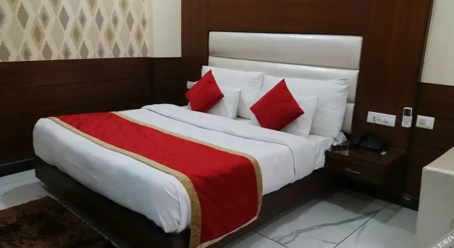 Hotel Katra Continental, Забронировать Отель Отели Джамму и Кашмира с парковкой, Парковка