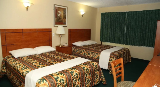 Четырёхместный номер Standard JFK Inn