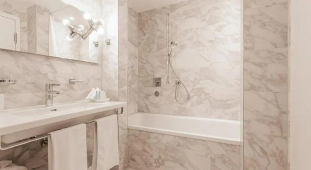 Полулюкс EMA House Hotel Suites
