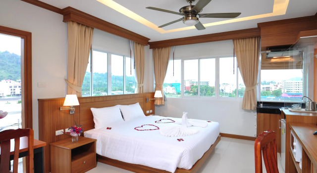 Green Harbor Hotel & Service Apartment