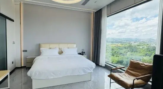 Люкс Luxury Licheng Hotel (Shalang Town New City Park Branch)