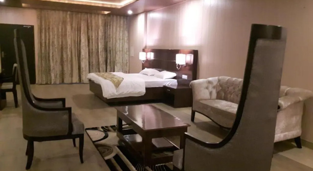Люкс Deluxe Maple Leaf Hotel