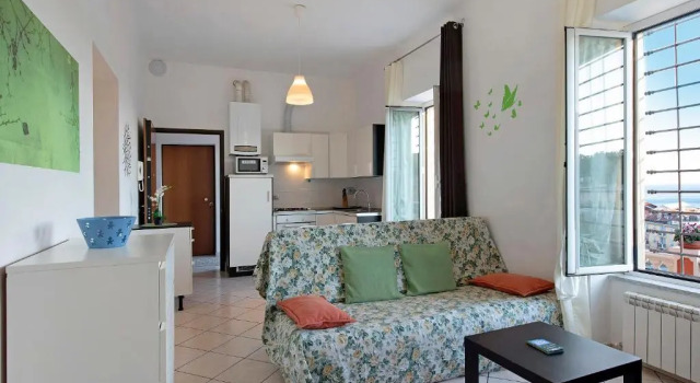 Trilocale in villa vista mare Apt 1, Забронировать Вилла Коттеджи Варацце, рядом с Туристический порт Варацце, Коттедж