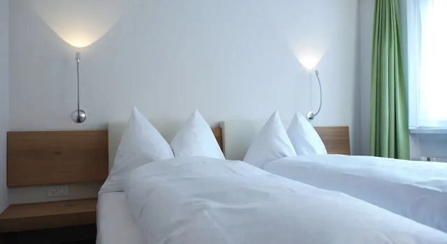 Anker Hotel Restaurant, Забронировать Отель Тойфен 