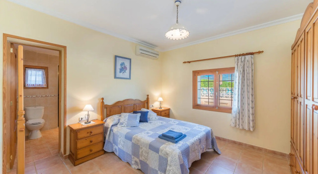 CAN TOMEU - Beautiful villa with private garden and pool in a quiet area. Free WiFi