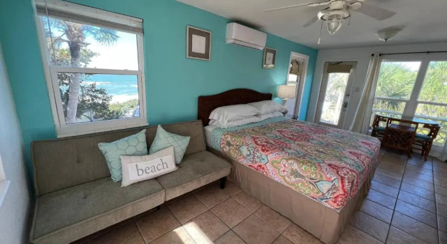 Номер Standard с балконом Pearl Beach Inn