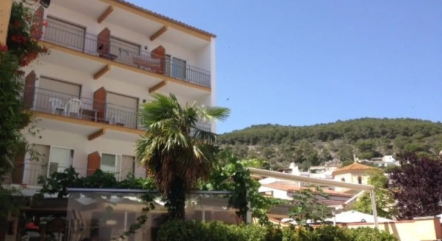 Hostel Costa Brava, Забронировать Хостел Хостелы Торроэлья-де-Монгри, Хостел