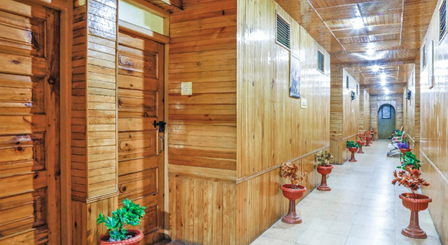 OYO 72225 Hotel Dilshan