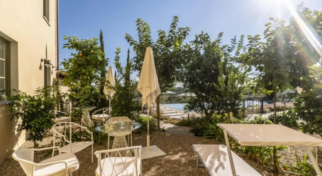 Люкс с видом на бассейн Villa Petriolo - Small Luxury Hotels of the World