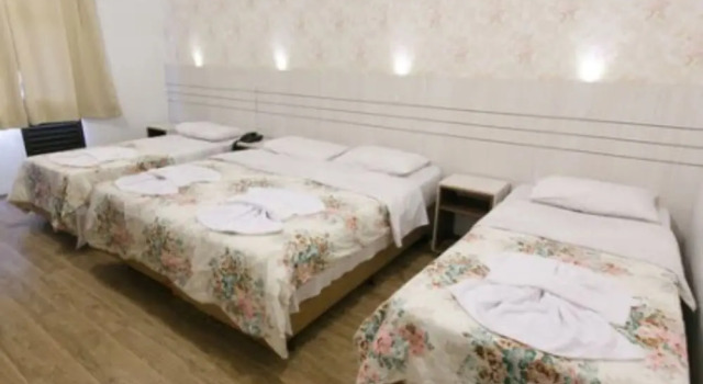 Четырёхместный номер Standard с балконом Hotel 13 Linden