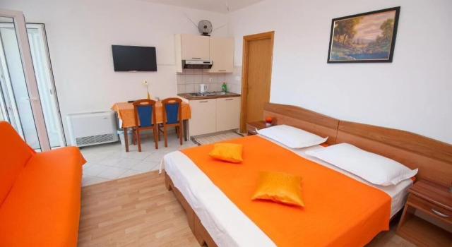 Студия Economy Apartments Lucia