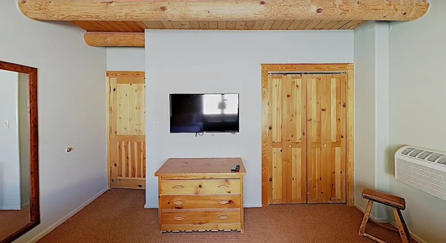 Luxurious 2-unit Hideaway At Zona Rosa Downtown 4 Bedroom Condo, Varaa Huoneisto Santa Fe New Mexico