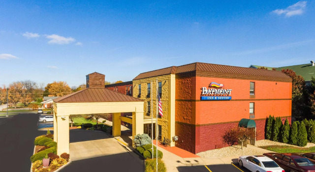 Кровать в общем номере Baymont by Wyndham Lafayette - Purdue University