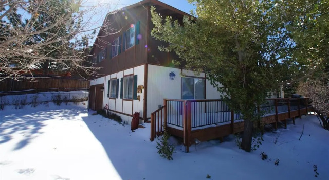 Swiss Chalet - Enjoy Everything The Cabin Has To Offer, Pool Table, Large Dining Area And Peaceful! 6 Bedroom Home, Забронировать Шале Коттеджи Пайониртаун, Коттедж