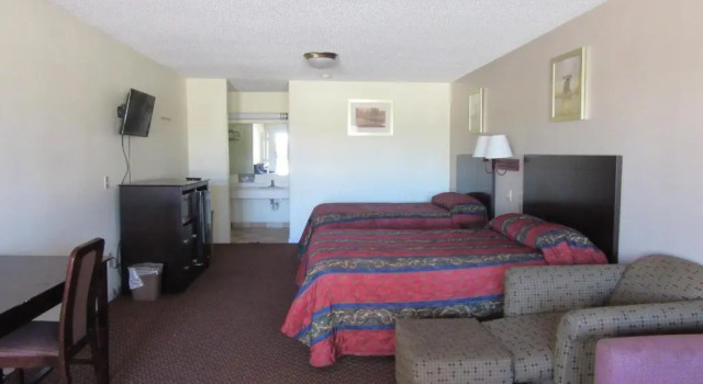 Четырёхместный люкс Royal Inn Of Abilene