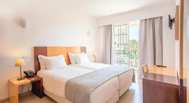 Апартаменты Superior c 1 комнатой с видом на бассейн Aquamar Albufeira Aparthotel