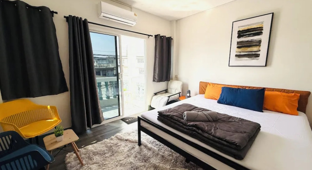 Двухместный номер Standard с балконом и с видом на город Hee Pee hostel Buriram